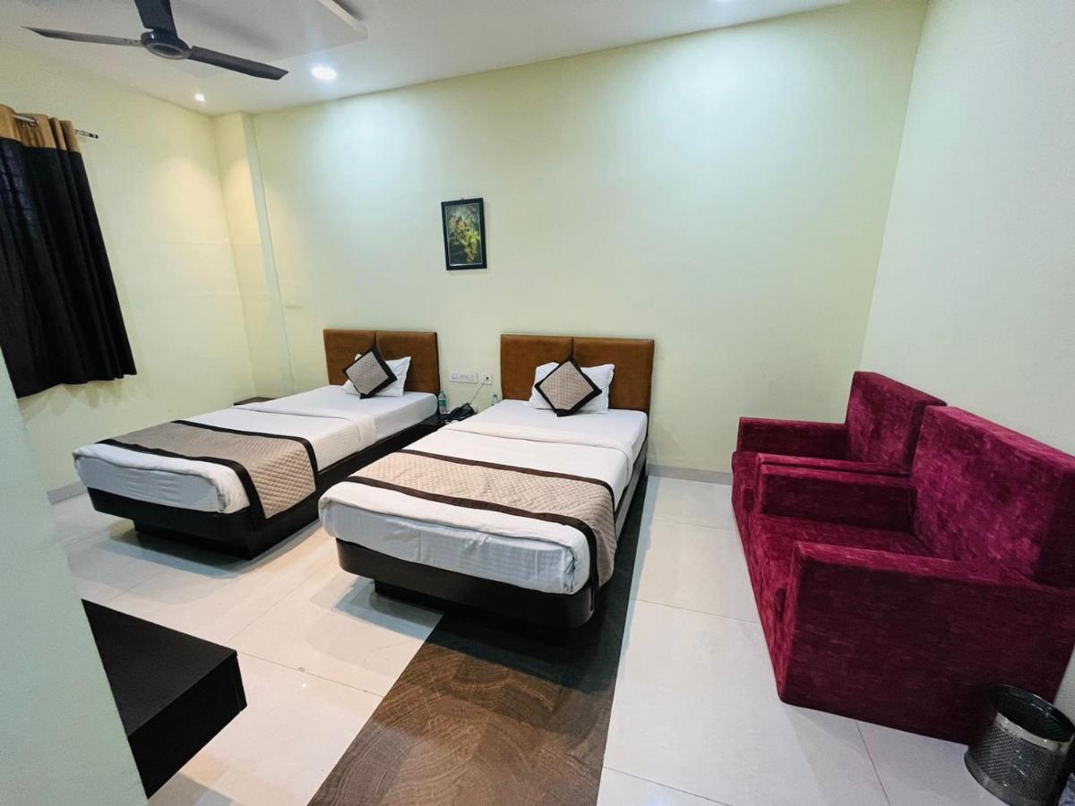 Jmc Hotel Lavish Akolia Exteriér fotografie